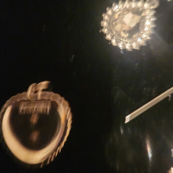 EUC Vintage Charm button stamped - Picture 3 of 7